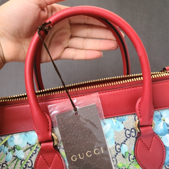 Gucci GG Supreme Monogram Blooms Tote - Picture 15 of 15